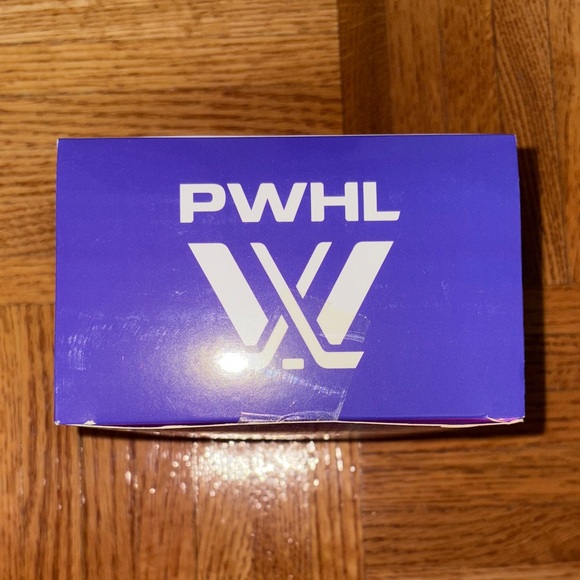 Women’s Molson Canadian T-Shirt - Picture 2 of 4